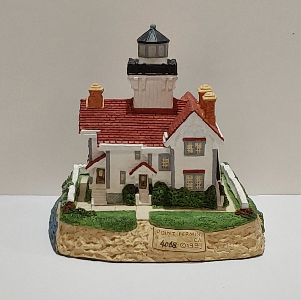 Harbour Lights POINT FERMIN Lighthouse